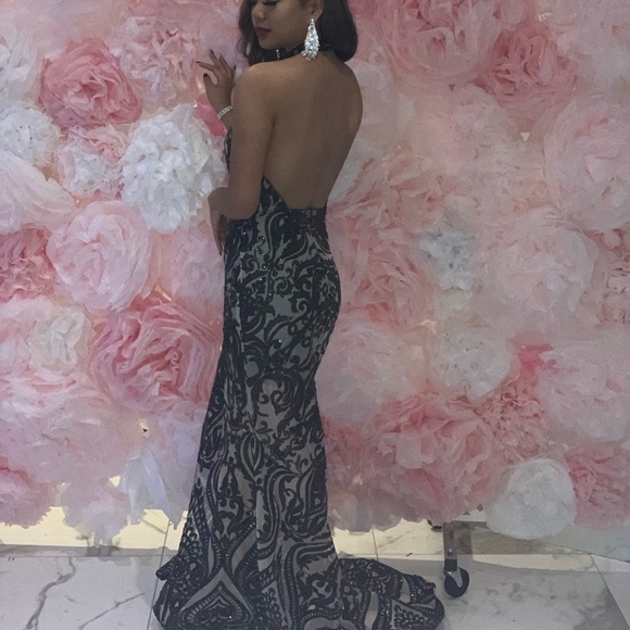 LACE MERMAID DRESS - Picture 4 of 7